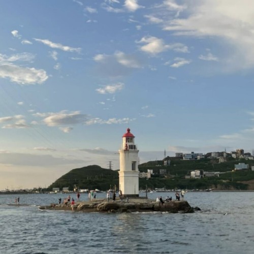 По волнам Японского моря на яхте с маской, сапом и деликатесами (мини-группа)