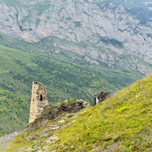 Индивидуальная поездка на внедорожнике по топовым местам Северной Осетии