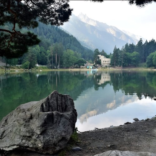 Всё лучшее на Кавказе — для вас: топ-локации, кухня, отдых на источниках, конная прогулка, рыбалка