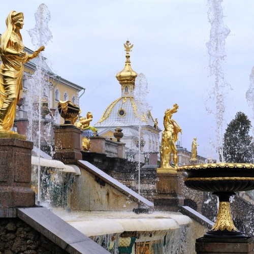 Автобусная экскурсия в Петергоф: Большой дворец, Малый дворец и фонтаны