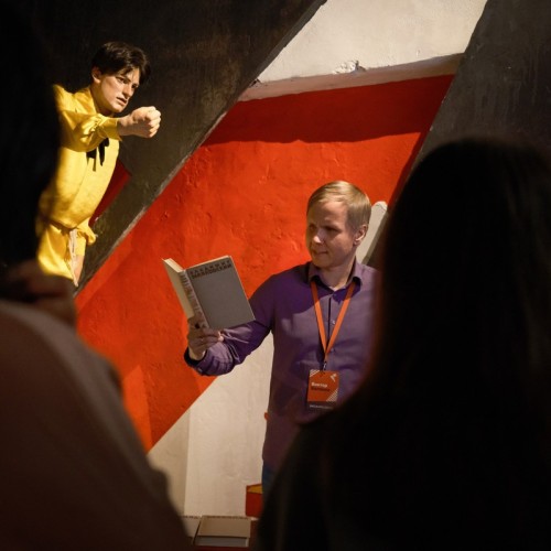 По инсталляции «Авторский стиль» в Петербурге — в мир учёных и творцов