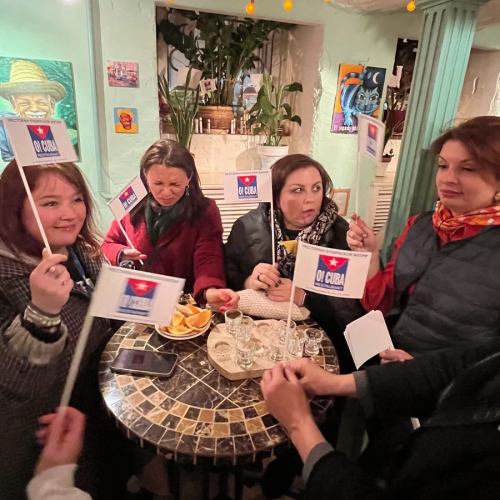 По скрытым и уникальным барам Петербурга (18+)