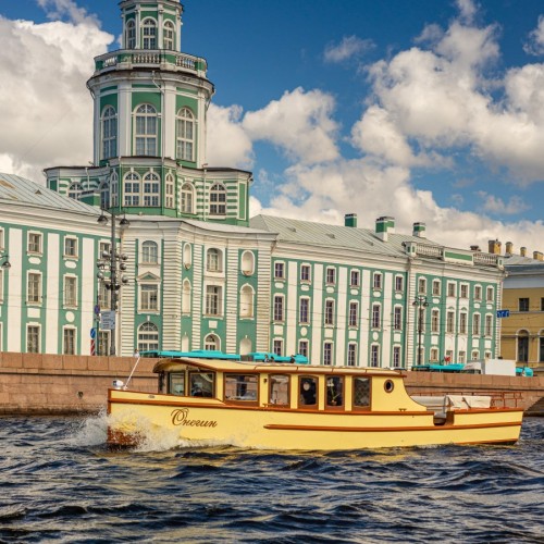 Северная Пальмира с борта катера в стиле 19 века