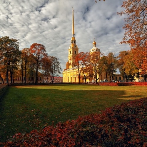 В главной роли — Петербург!