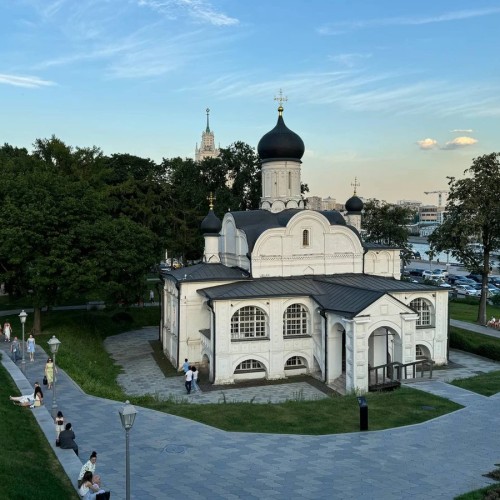 Сказки старого Зарядья: экскурсия по исторической жемчужине Москвы