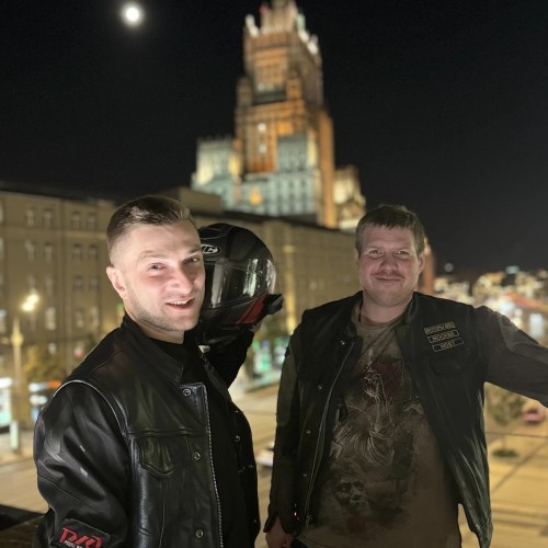 Все высотки Москвы — на мотоциклах (круглый год)