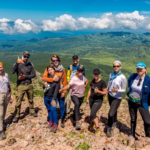 Джип-тур на Итуруп и Шикотан в мини-группе: неизведанные места, релакс в термах и гастрономия
