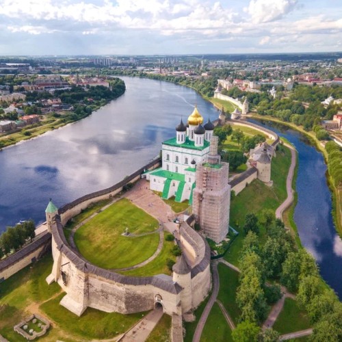 Из Петербурга — в Псков, Изборск и Печоры