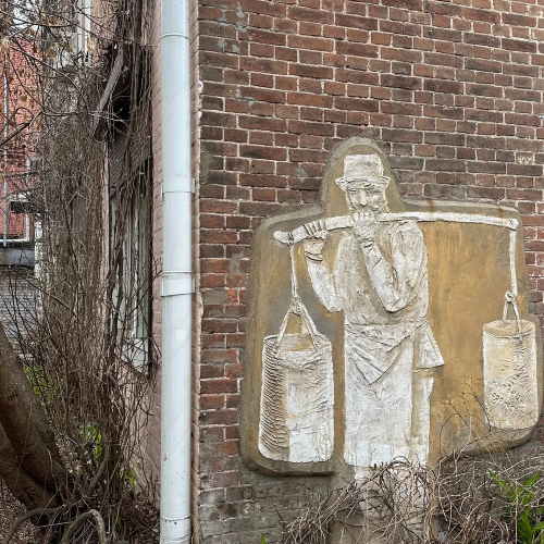 По исторической Миллионке с китаистом