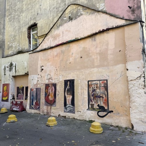 По Васильевскому с островитянином!