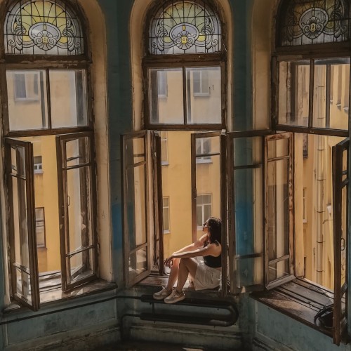 С гидом-проводником — по дворам и парадным Петроградской стороны