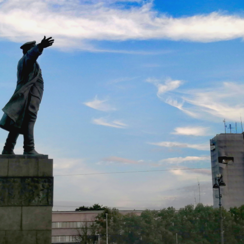 Мобильный квест в Петербурге «Пламенный привет строителям коммунизма» (16+)