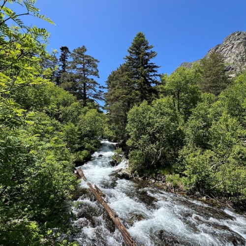 Экспресс-трип в Домбай с лёгкими треккингами: Алибекский водопад и Мусса-Ачитарские озёра