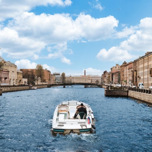 Прогулка на катере: развод мостов в Санкт-Петербурге