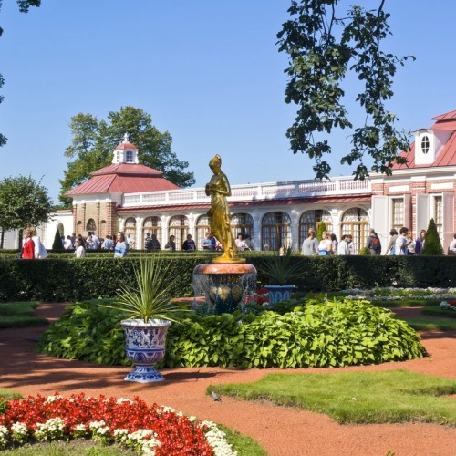 К фонтанам Петергофа в группе