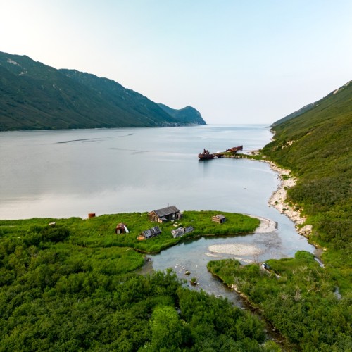 В мини-группе по Камчатке: вулканы, Тихий океан и дикие термальные источники