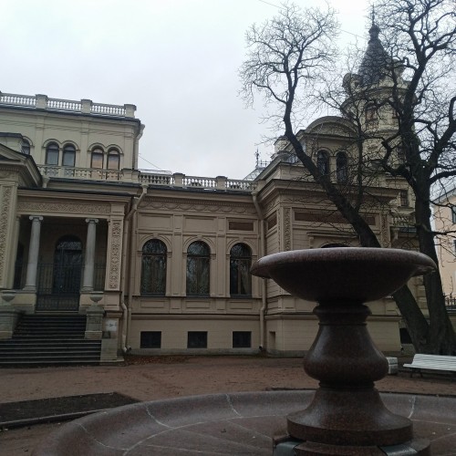 Истории и судьбы петербургской Коломны