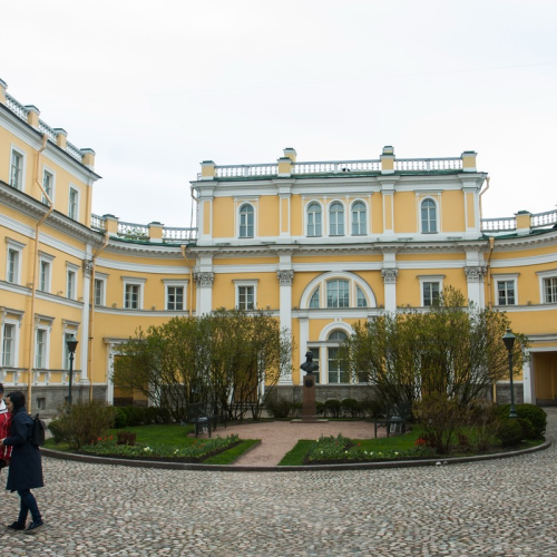 Петербург в лицах, характерах и судьбах