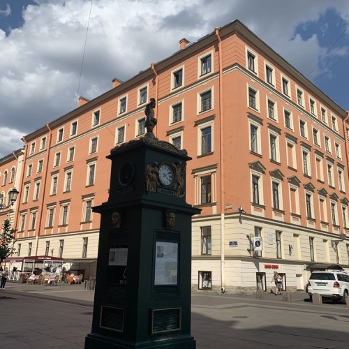 Большая и Малая Конюшенные: прогулка по старинным улицам