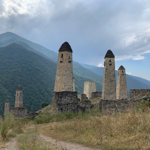 Таинство Ингушетии: треккинг налегке с восхождением на Столовую гору