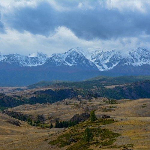 Знакомство с Алтаем своей компанией: снежные вершины, кристальные озёра и заповедные тропы