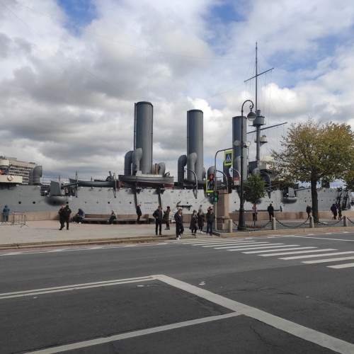 Обзорная экскурсия по Петербургу с посещением крейсера «Аврора» (билеты включены)