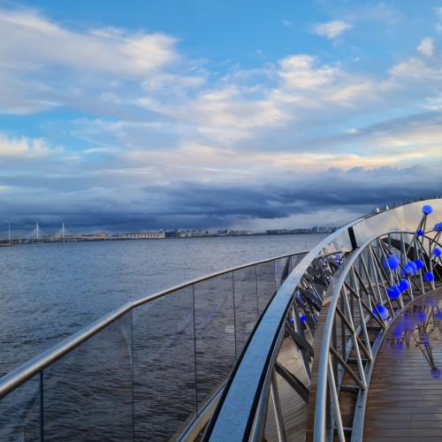 Новый облик Петербурга: от «Лахта-центра» до копии корабля петровского времени