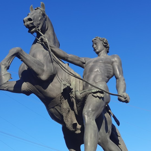 Мобильный квест в Петербурге «Записки сумасшедшего, или Возвращение Маяковского»