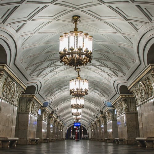 Роскошь старого московского метро: 17 самых красивых станций
