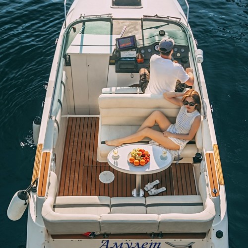 Ночь, катер, развод мостов