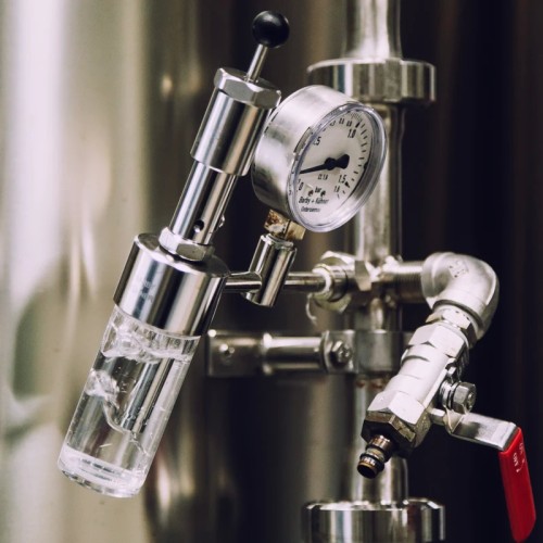 Старейшая крафтовая пивоварня в центре Петербурга (18+)