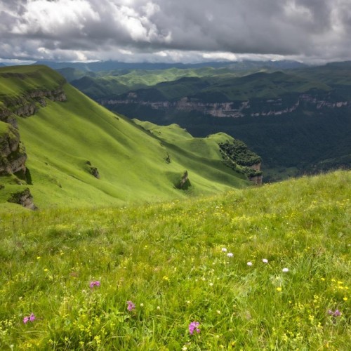 Приключения среди Кавказских гор: от плато Бермамыт до Чегемских водопадов
