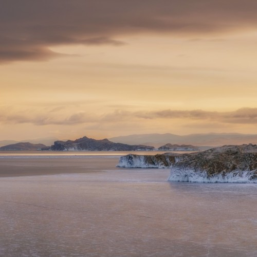 Индивидуальный джиппинг на Байкал с фотографом: ледяные пейзажи Ольхона и Огоя без экскурсий