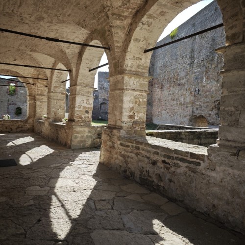 Ешь, гуляй, смотри: Ивангородская крепость и пир в ресторане-музее