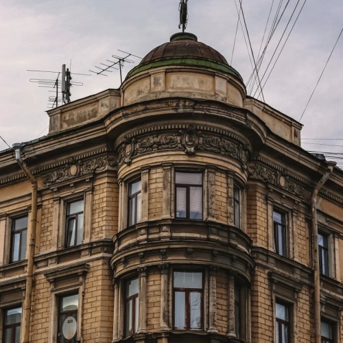 Тайная жизнь дворов и доходных домов Петербурга