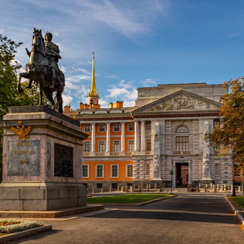 Рыцари, коты, слоны и та самая чайка: иммерсивная прогулка в наушниках