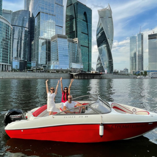 Большое путешествие по Москве-реке на катере