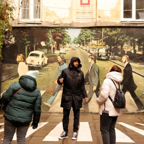 От андеграунда до небесной перспективы: прогулка по городу + безопасная крыша