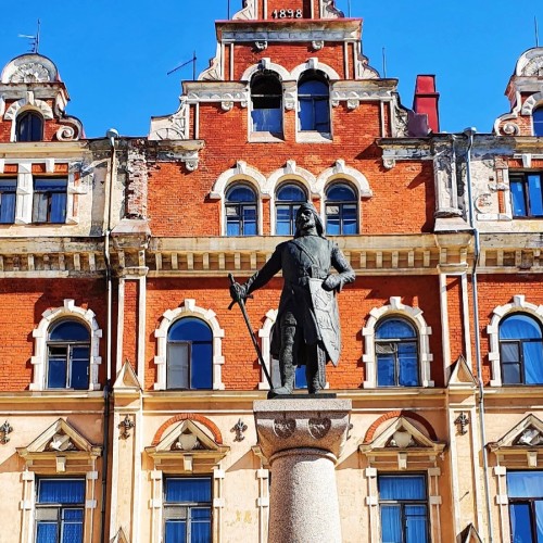 Однодневная экскурсия из Петербурга в Выборг на автобусе