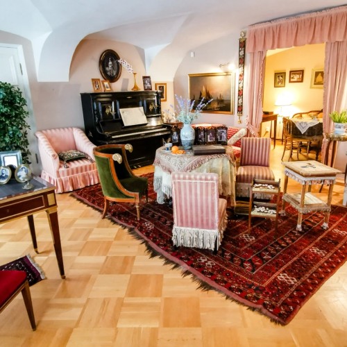 Гатчина: от «образцового города» к музею-заповеднику