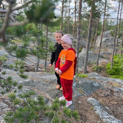 На остров за приключениями: семейный отдых на Ладоге с палатками, вожатыми и няней