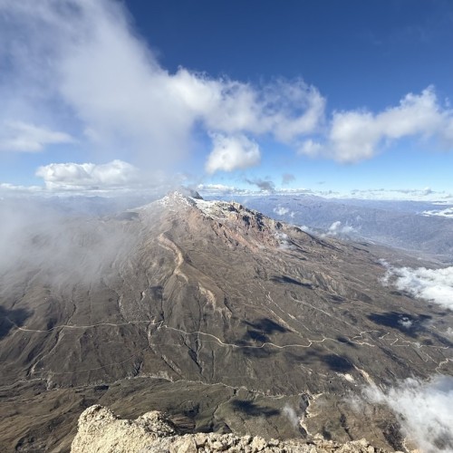 Смотреть на звёзды и трогать облака: восхождение на Ярыдаг с фотосъёмкой (мини-группа)