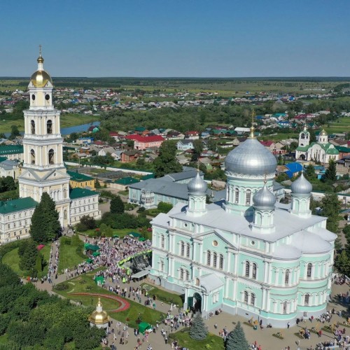 В Серафимо-Дивеевский монастырь из Нижнего Новгорода