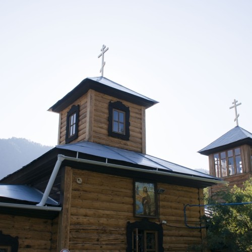 Отпуск на Алтае в мини-группе: релакс в глэмпинге, дегустация на пасеке и лёгкий экстрим