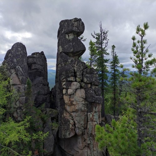 Индивидуальный поход на Кутурчинское Белогорье: причудливые скалы и кедровая тайга (всё включено)