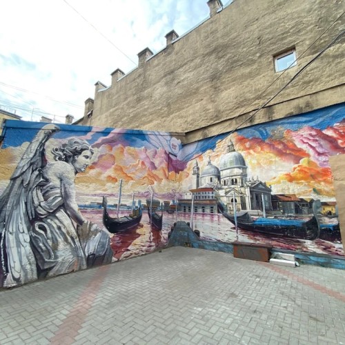 Стрит-арт и дворы Петербурга: авторская прогулка