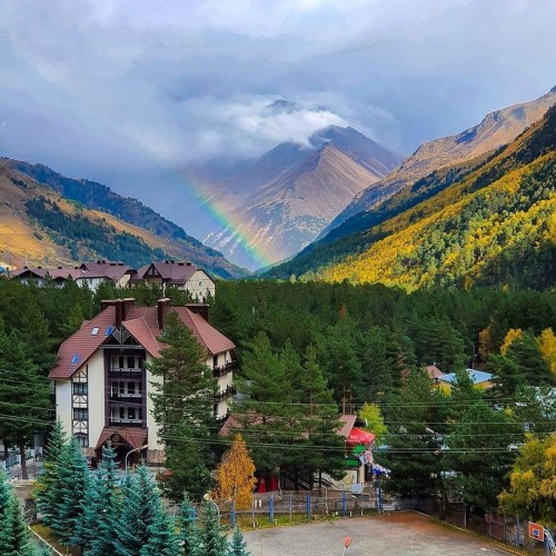 Весь Кавказ за 4 дня в мини-группе: Архыз, Домбай, Эльбрус и окрестности Кисловодска