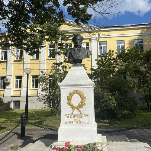 Тула и классики русской литературы (на вашем автомобиле)