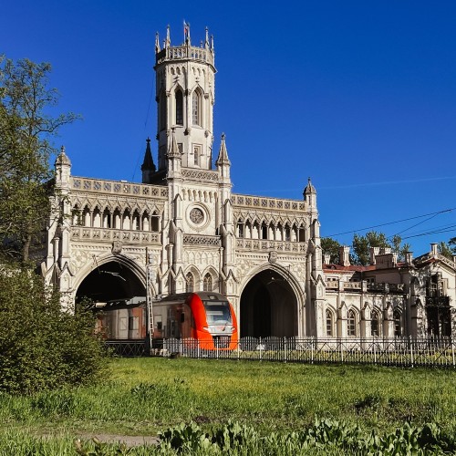 Не фонтаны: прогулка по непарадному Петергофу
