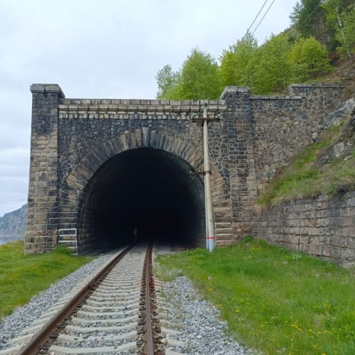 Летний Байкал: Листвянка и Ольхон, водные прогулки и КБЖД, музеи и треки по мысам